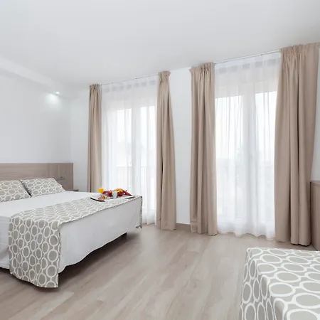 Olympia Ronda Ii Hotel
